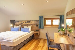 1 bedroom, iron/ironing board, internet, bed sheets