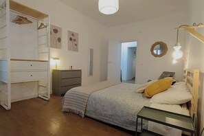 1 camera, culla da viaggio, Wi-Fi gratuito, lenzuola