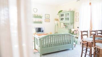 1 bedroom, in-room safe, individually decorated, individually furnished