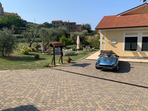 Deluxe-Suite, Gartenblick | Terrasse/Patio