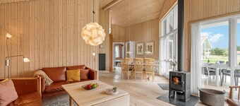 "Aurelie" - from the sea by Interhome