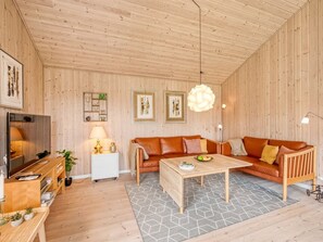 TV, fireplace - "Aurelie" - from the sea by Interhome (Ulfborg)