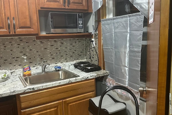 Suite monolocale Executive, 2 letti queen, non fumatori, bagno privato | Pasti in camera