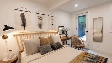 3 bedrooms, desk, iron/ironing board, WiFi