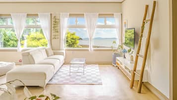 Basic Room, 1 Bedroom (Room 201) | 1 bedroom, free WiFi