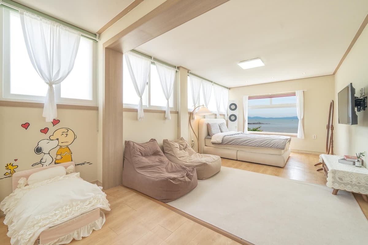 Chambre, 1 chambre (Room 302)