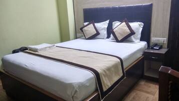Free WiFi, bed sheets