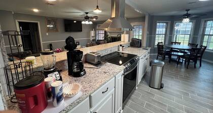 Deluxe House/fitness/ backyard