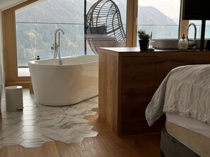 3 bedrooms, WiFi