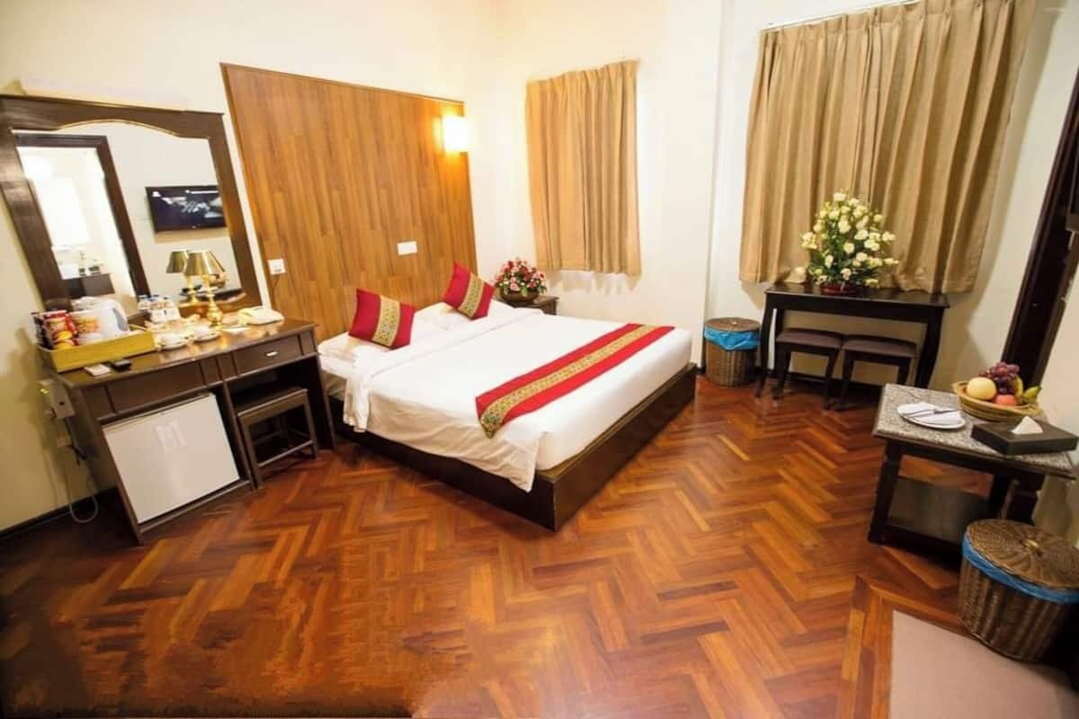 Habitación superior con 1 cama doble o 2 individuales, no fumadores | 1 dormitorio, escritorio, wifi gratis