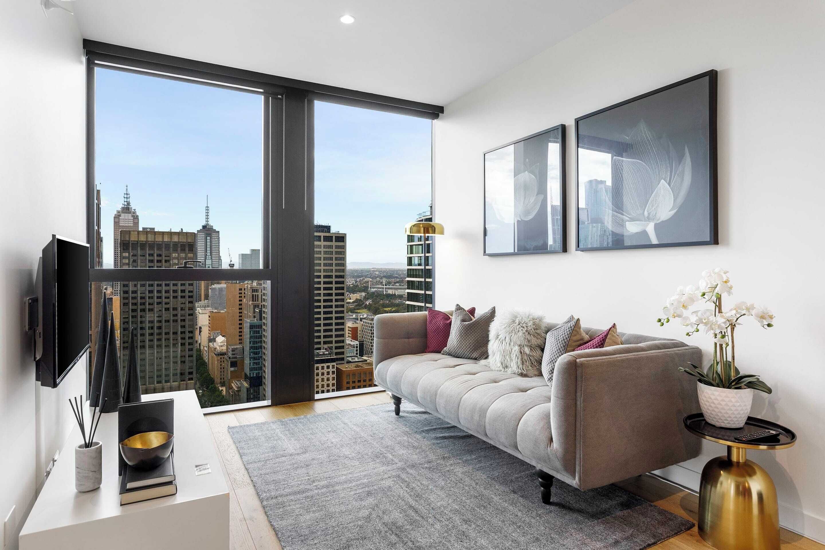 Deluxe Apartment, 1 Queen Bed, City View | Living area