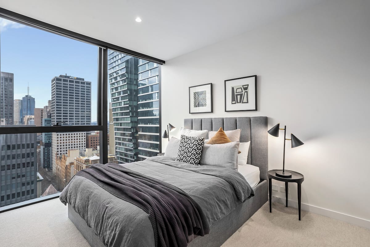 Deluxe Apartment, 1 Queen Bed, City View | 1 bedroom, individually decorated, individually furnished