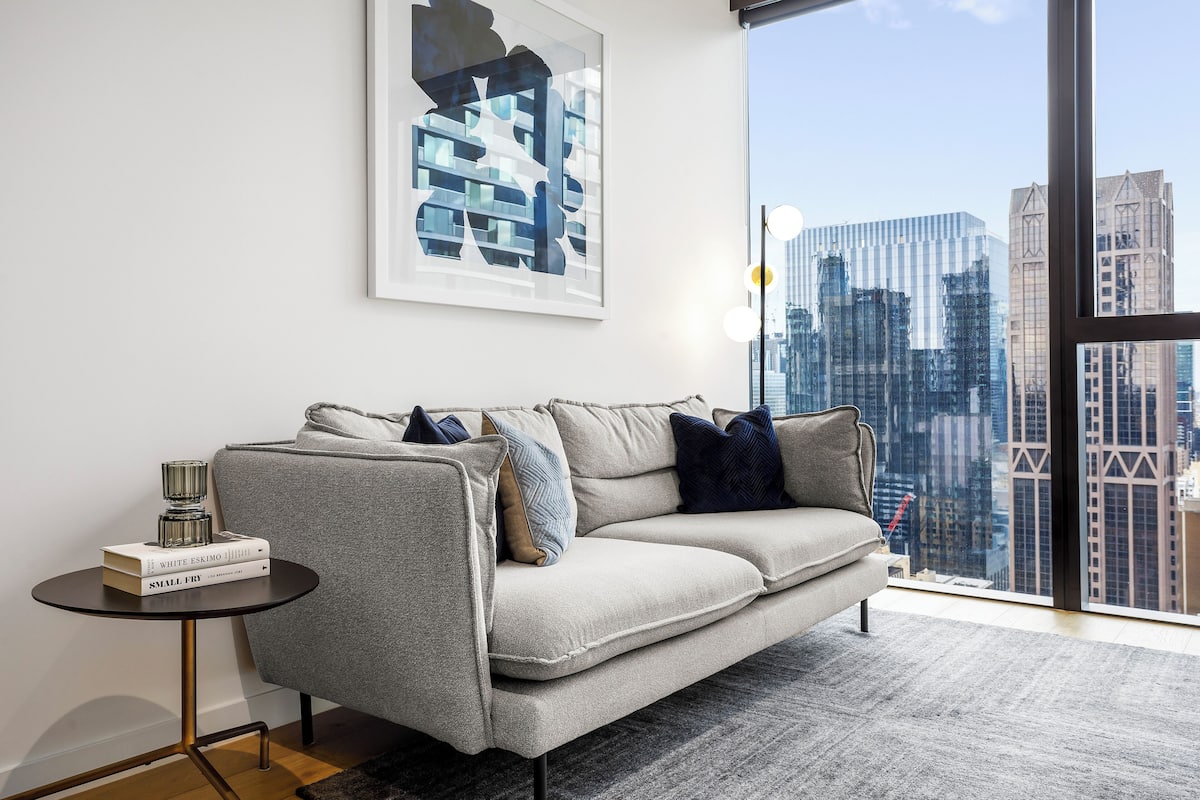 Deluxe Apartment, 1 Queen Bed, City View | Living area | 32-inch Smart TV with digital channels, Netflix, streaming services