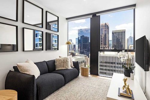Luxuria Apartments - Collins House