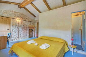 4 bedrooms, free WiFi, bed sheets - Villa L Autin d Pagn (Pagno)