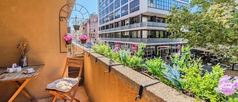 Family Studio (Lavanda Apartment With Terrace) | Outdoor dining