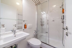 Family Studio (Lavanda Apartment With Terrace) | Bathroom