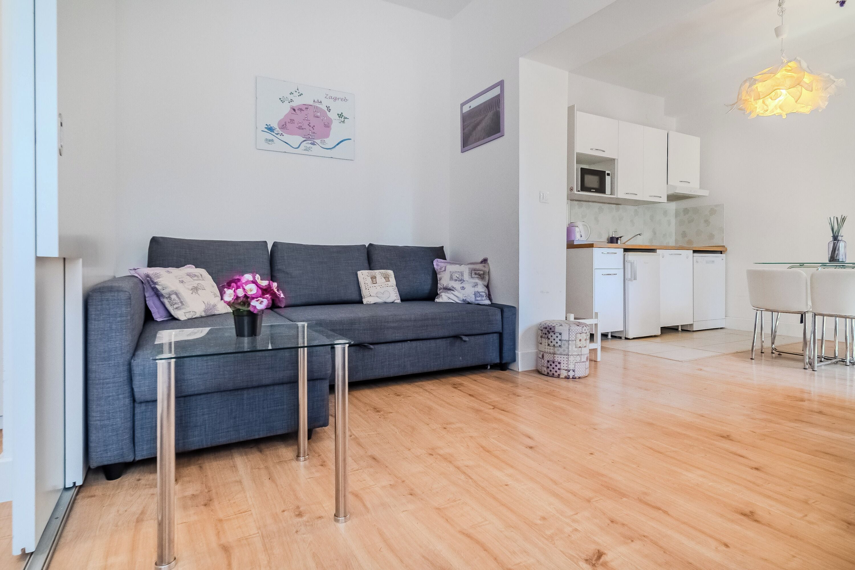 Familjestudio (Lavanda Apartment With Terrace) | Vardagsrum | Platt-tv