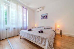 Family Studio (Lavanda Apartment With Terrace) | In-room safe, laptop workspace, iron/ironing board, free WiFi - Lavanda Apartment With Terrace (Zagreb)
