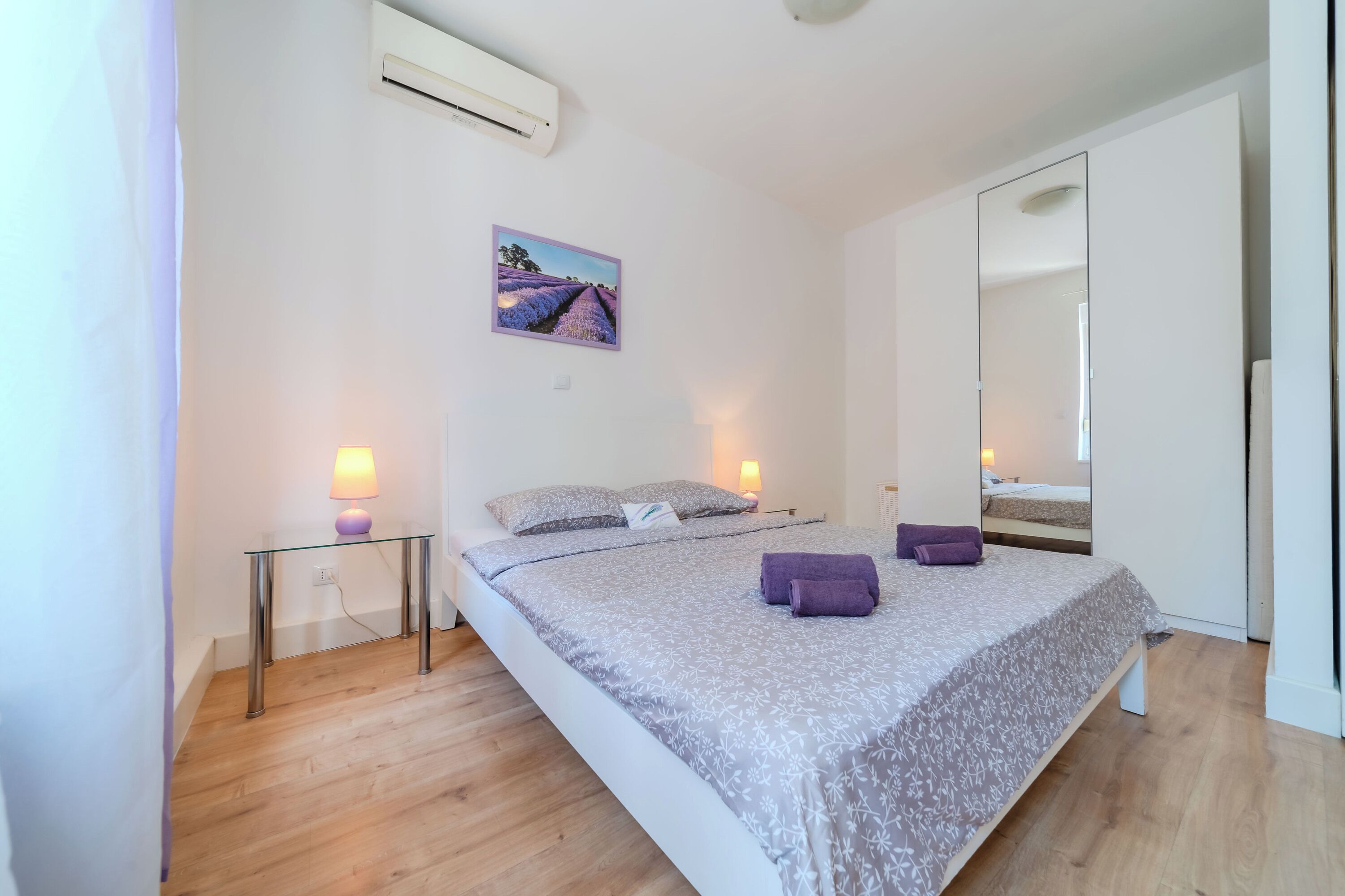 In-room safe, laptop workspace, iron/ironing board, free WiFi