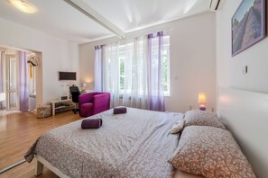 Family Studio (Lavanda Apartment With Terrace) | In-room safe, laptop workspace, iron/ironing board, free WiFi - Lavanda Apartment With Terrace (Zagreb)