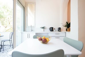 Luxury Apartment, Balcony, Sea View | Private kitchenette