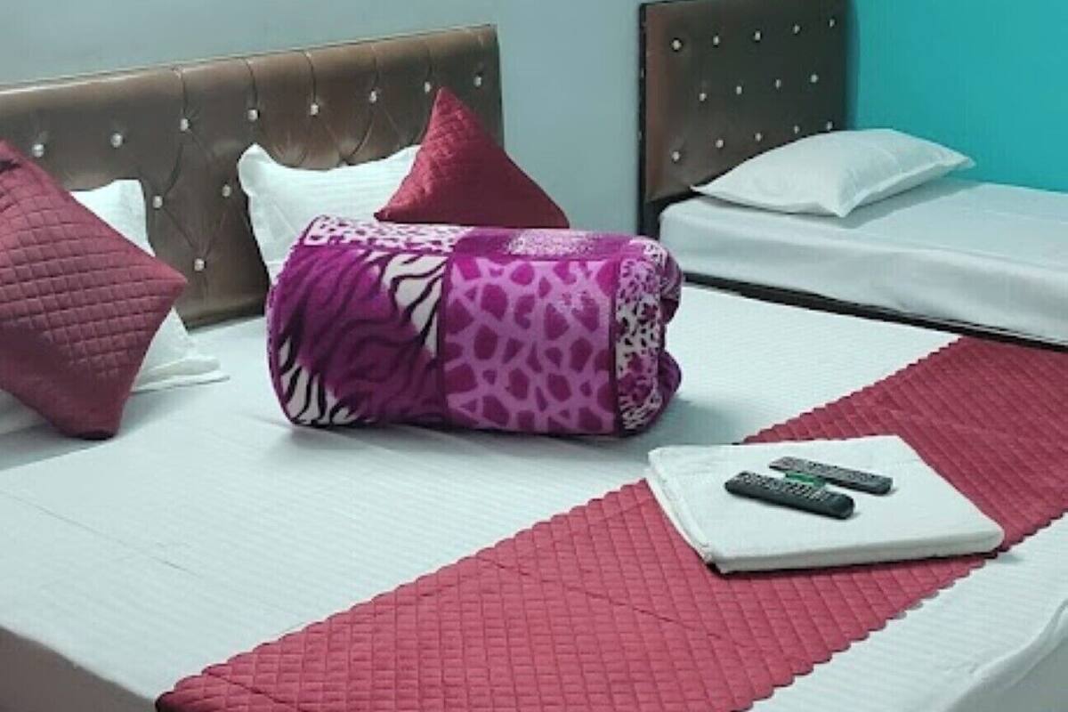 Deluxe Double Room, City View | WiFi (free), bed sheets