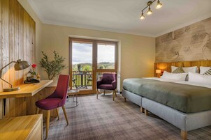 Habitación Premium doble | Escritorio, wifi gratis, ropa de cama