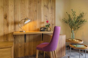 Habitación Premium doble | Escritorio, wifi gratis, ropa de cama