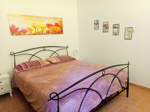2 bedrooms, iron/ironing board, travel crib, free WiFi - Accogliente Appartamento, Animali Ammessi, Vicino Roma, Bracciano, Ladispoli (Lazio)
