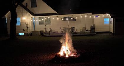 5 Bedroom family oriented home. Fenced yard, Adjacent park.