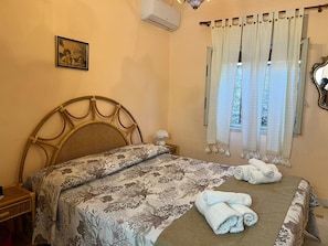 4 bedrooms, iron/ironing board, travel crib, free WiFi