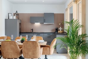 Dining - Fenjoy Großes Ferienapartment No°6 mit Balkon (Bernau am Chiemsee)