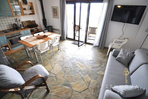 Family House, Harbour View | Private kitchen - Zennova 43 Pirgadikia Sky & Sea Home (Aristotelis)