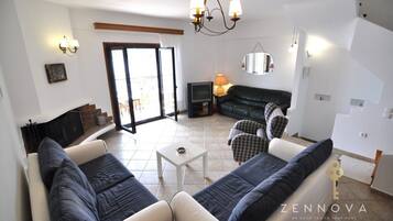 Rumah Keluarga, pemandangan pelabuhan | Area keluarga | TV layar datar