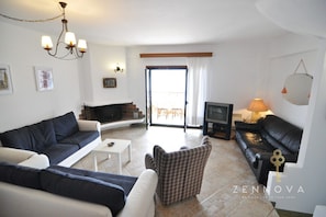 Family House, Harbour View | Living area | Flat-screen TV