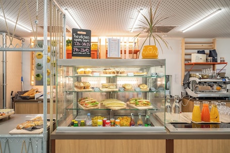 Snack bar
