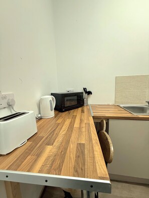 Interior - City Centre Bury Stay | Modern 3 Beds, 2BR (Bury)