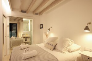 4 soverom, strykejern/-brett, wi-fi (inkludert) og sengetøy