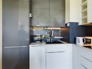 아파트, 침실 1개, 발코니, 호숫가 | 전용 간이 주방 | 전자레인지, 식기 세척기, 커피/티 메이커, 전기 주전자