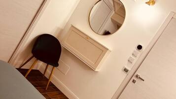 1 chambre, fer et planche Ă repasser, Wi-Fi, draps fournis