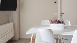 アパートメント (1 Bedroom) | ダイニングルーム