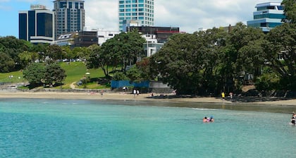 Picture Perfect Apartment with beautiful views in Central Takapuna