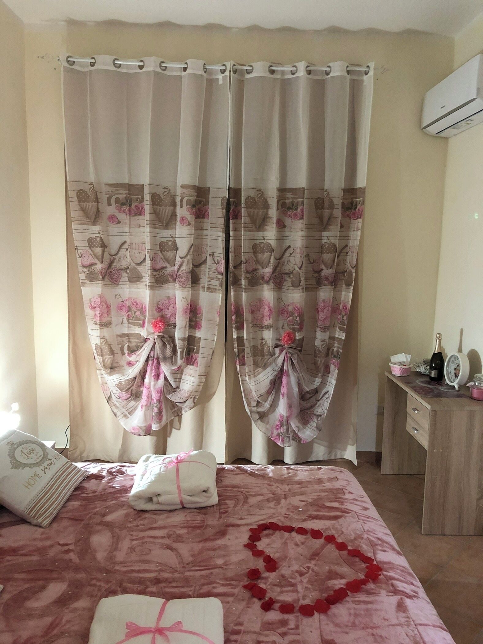 3 bedrooms, WiFi, bed sheets