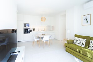 TV - Modern with garden view (Cabanas de tavira)