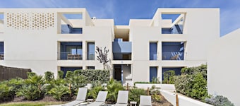 Ideal for families w/pool view
