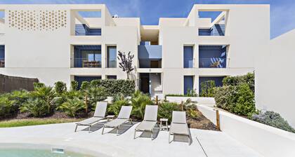 Ideal for families w/pool view