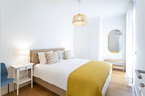 2 عدّة غرف نوم ومكواة/لوح كي وواي فاي مجانًا وملاءات أسرّة