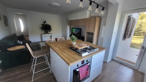 Fridge, microwave, oven, stovetop - Villa Pour 7 Pers, 3 ch, Piscine Saint CYR SUR MER (Saint-Cyr-sur-Mer)