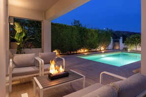 حمّام سباحة خارجي